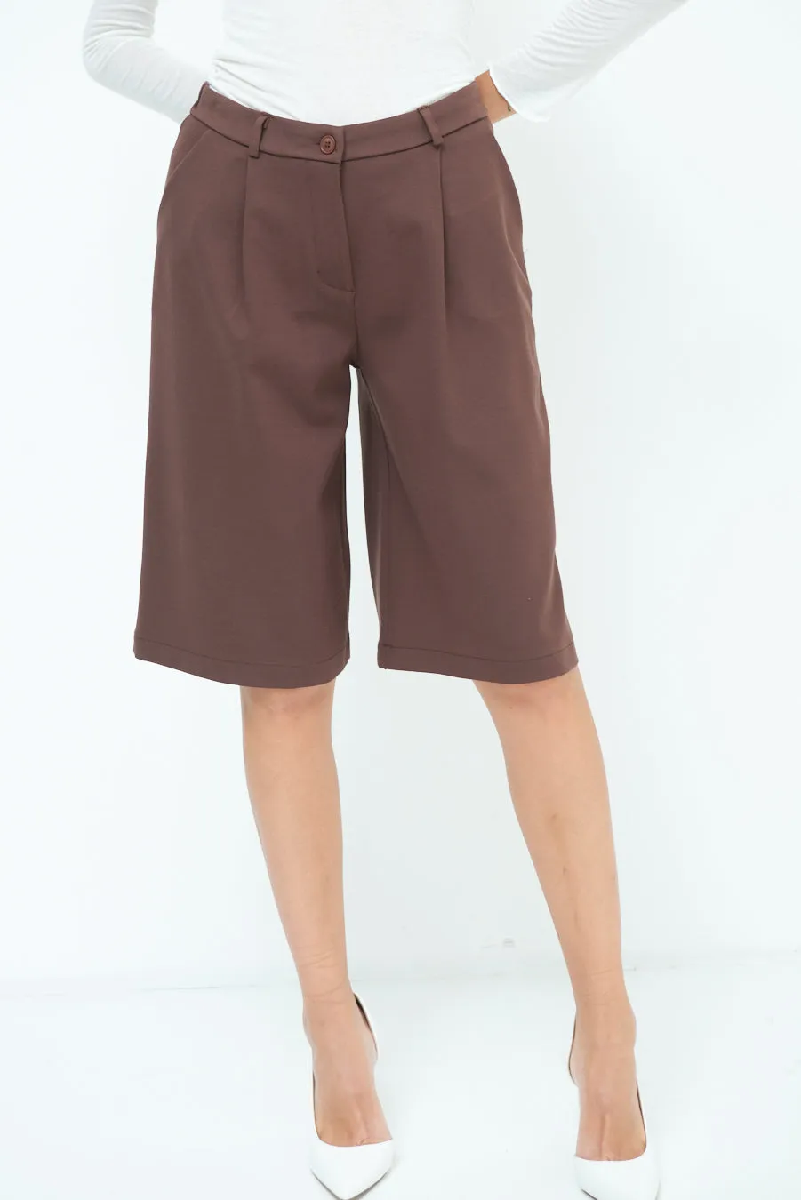 Tailored knee-length shorts wholesale