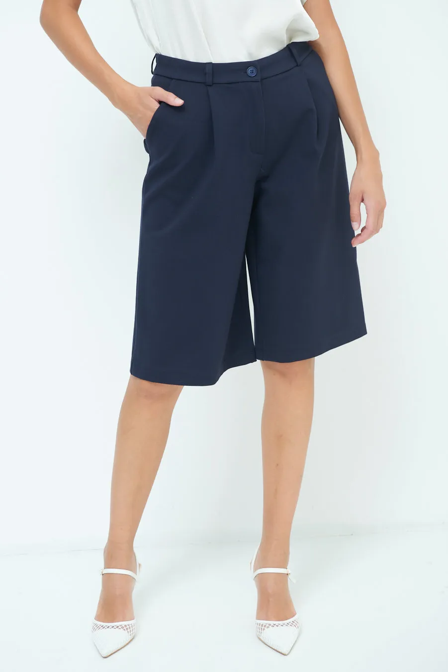 Tailored knee-length shorts wholesale