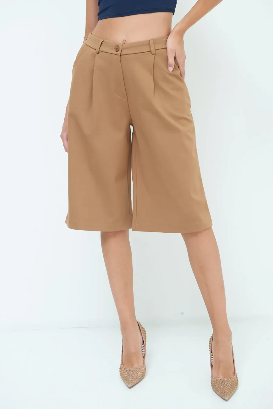 Tailored knee-length shorts wholesale