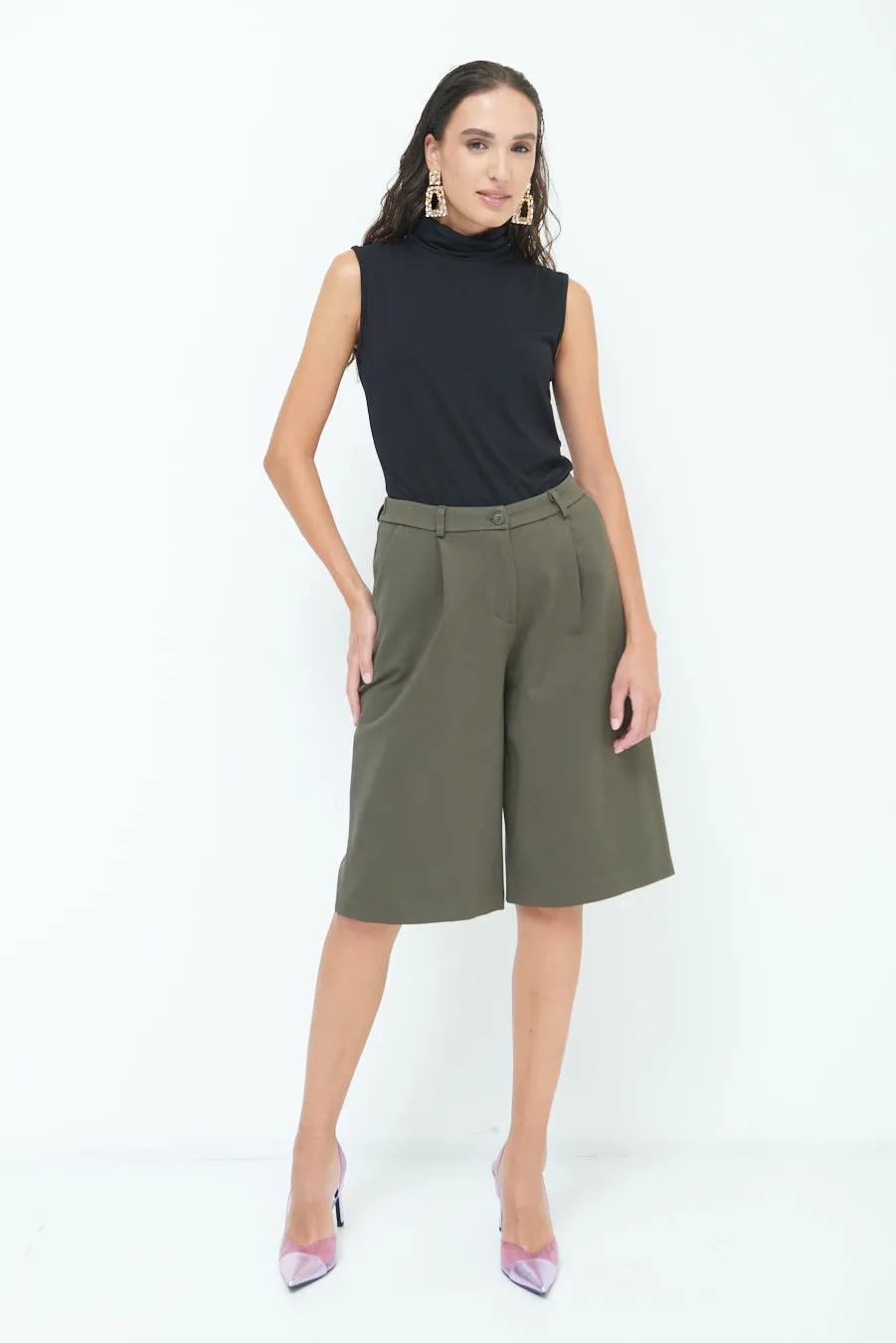 Tailored knee-length shorts wholesale