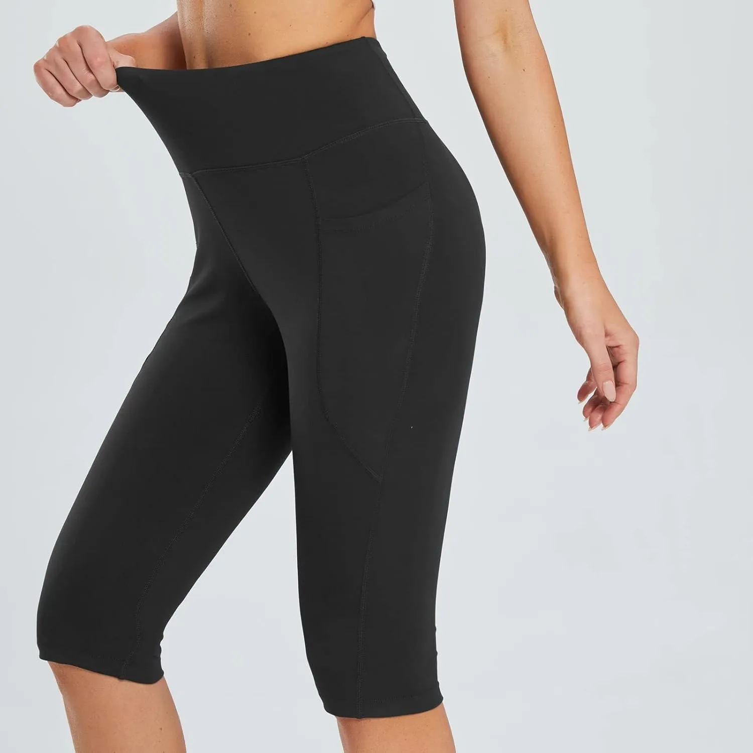Women Knee Length Leggings Yoga Capris High Waisted Tummy Control Yoga Pants Athletic Biker Shorts with Pockets