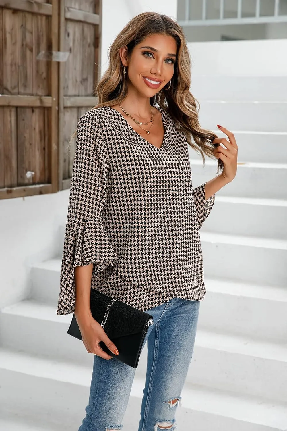 Womens Summer Chiffon Blouses Floral Print V-Neck Bell Sleeve Tops Dressy Casual T-Shirts Fashion 2024